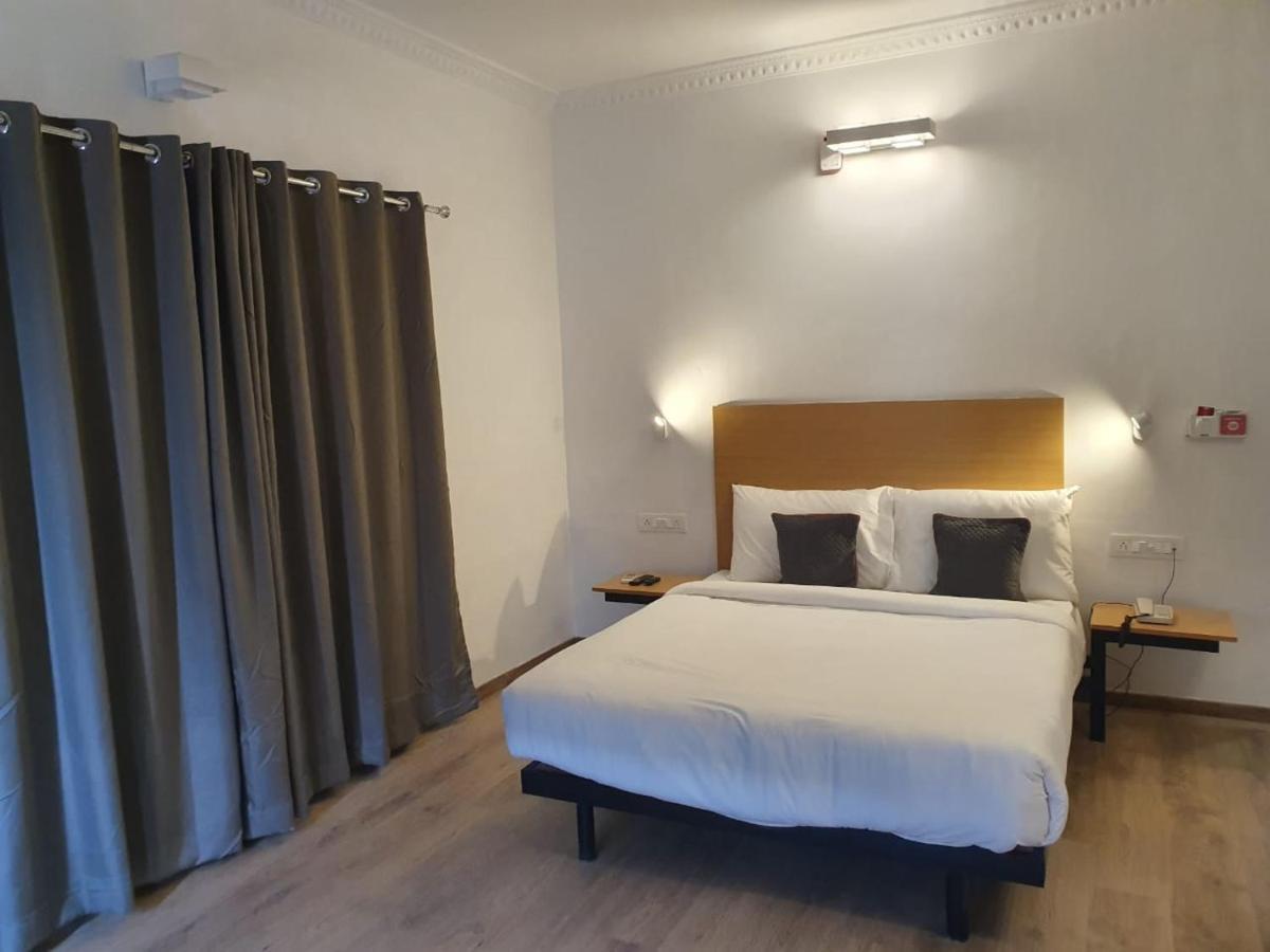 Hotel Amrita Ченнаи Экстерьер фото